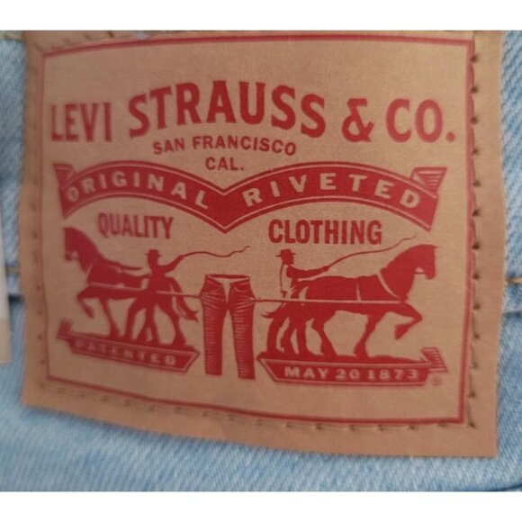 Levi's® Women's High-Rise Wedgie Straight Cropped Jeans - Size 32: Midweight Den - Picture 4 of 5